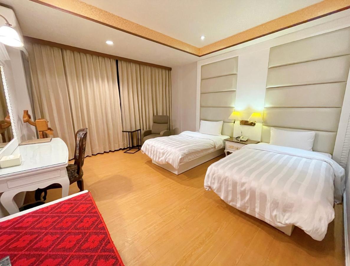 Wenpin Hotel - Pier 2 Kaohsiung Esterno foto