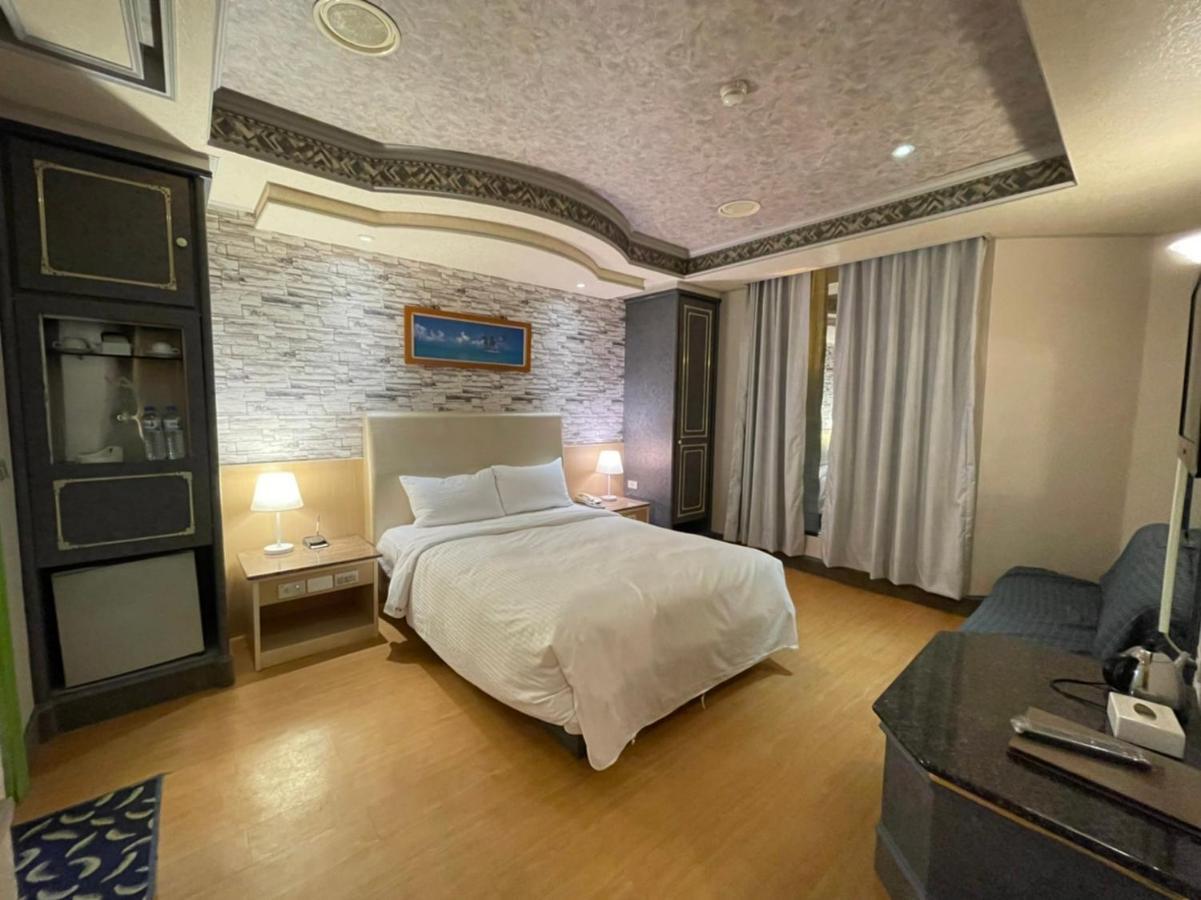 Wenpin Hotel - Pier 2 Kaohsiung Esterno foto