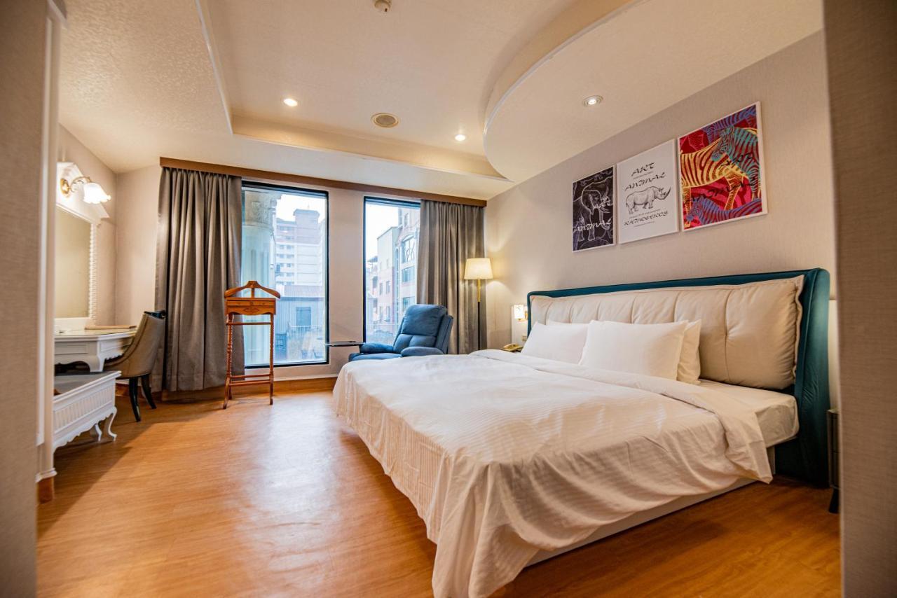 Wenpin Hotel - Pier 2 Kaohsiung Esterno foto