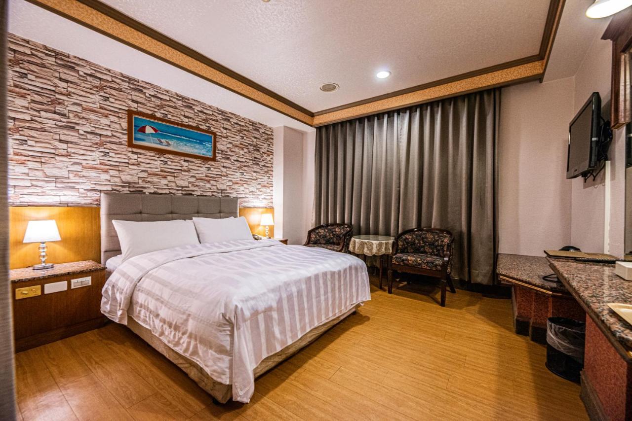 Wenpin Hotel - Pier 2 Kaohsiung Esterno foto