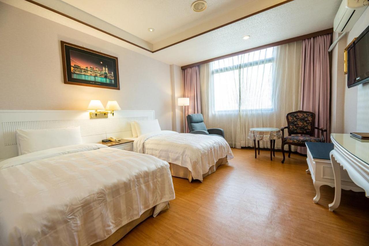 Wenpin Hotel - Pier 2 Kaohsiung Esterno foto