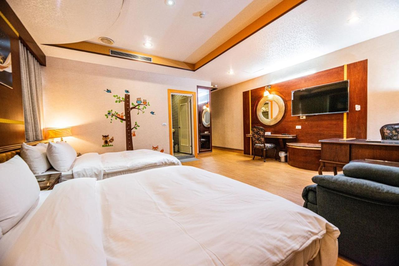 Wenpin Hotel - Pier 2 Kaohsiung Esterno foto
