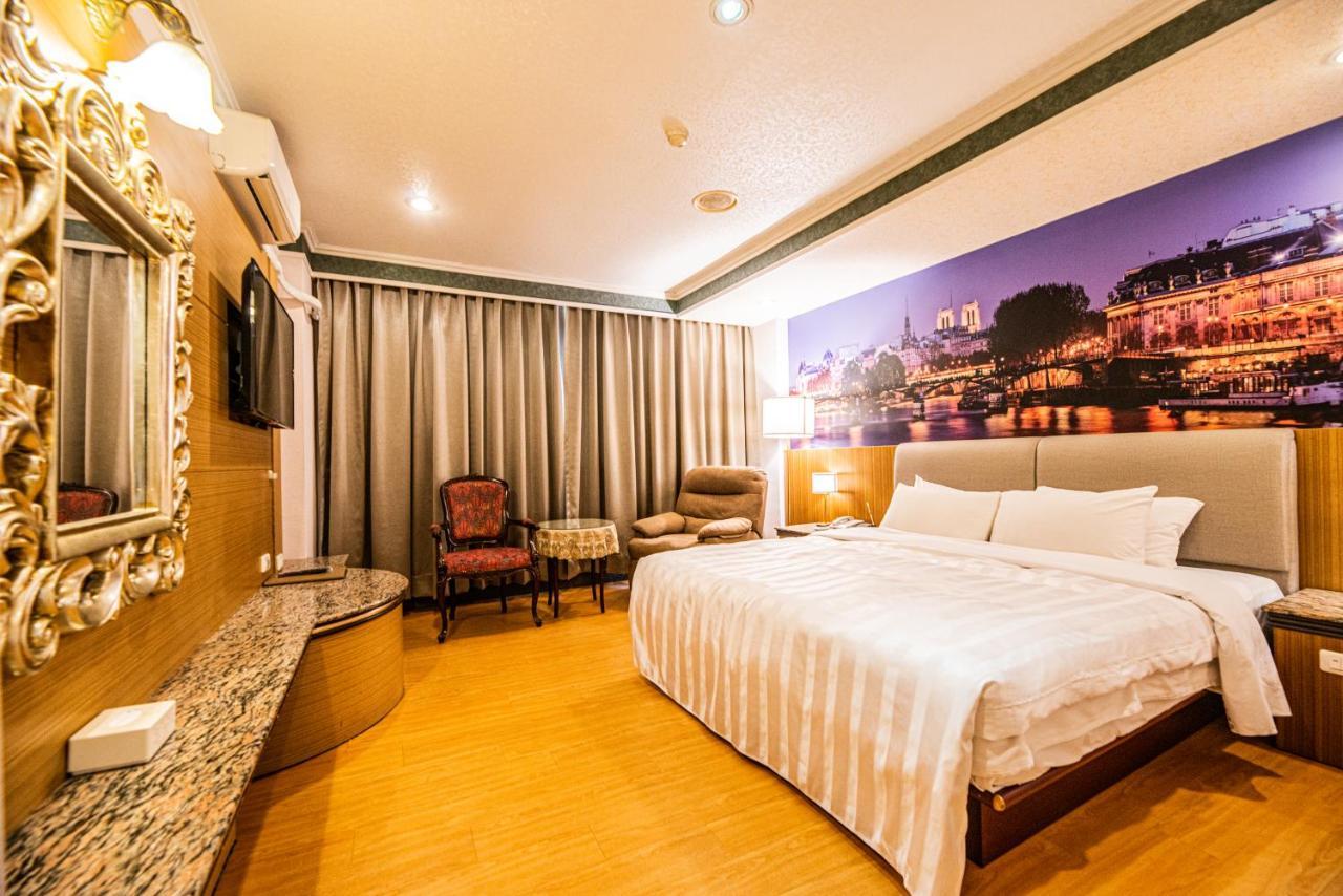 Wenpin Hotel - Pier 2 Kaohsiung Esterno foto