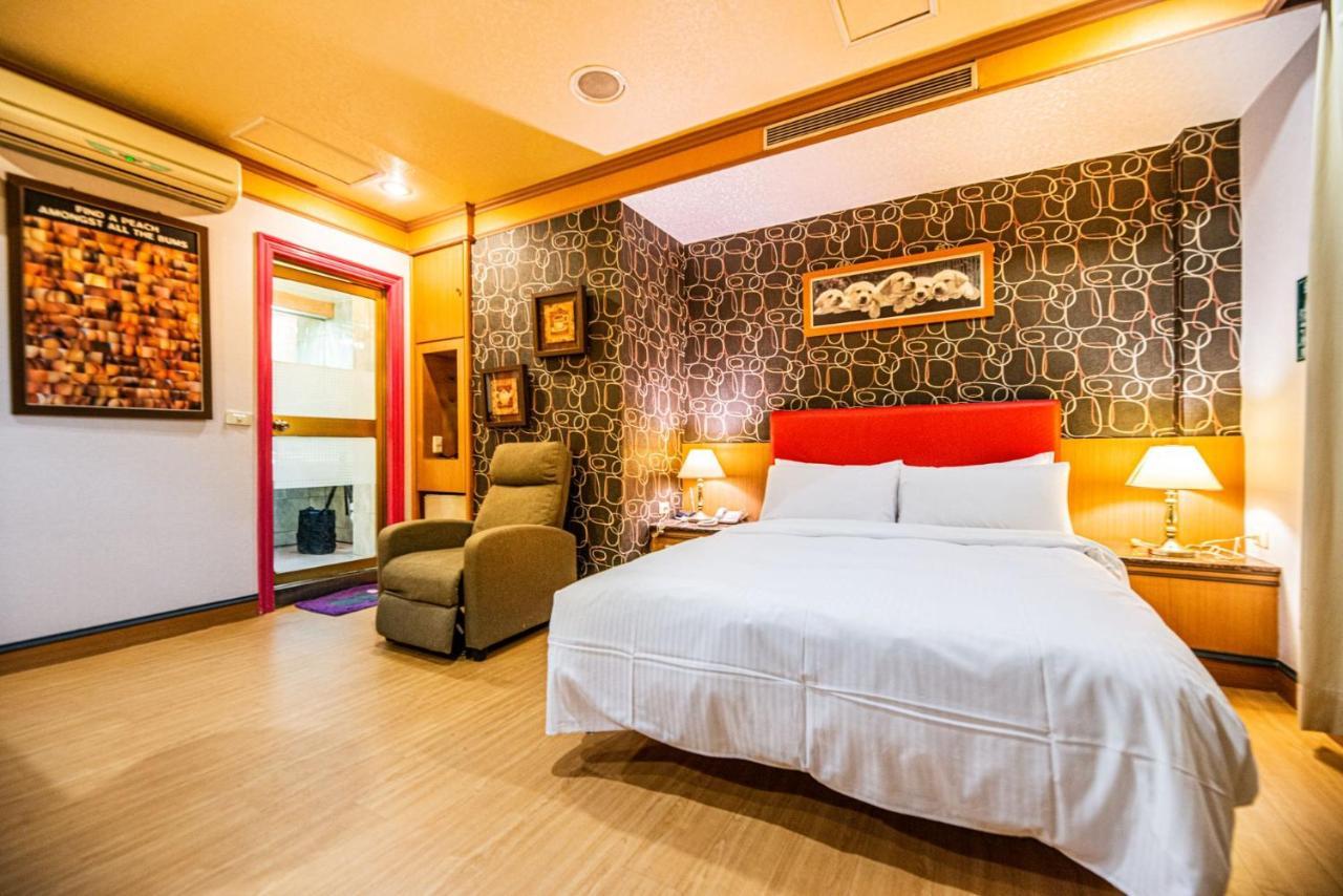 Wenpin Hotel - Pier 2 Kaohsiung Esterno foto