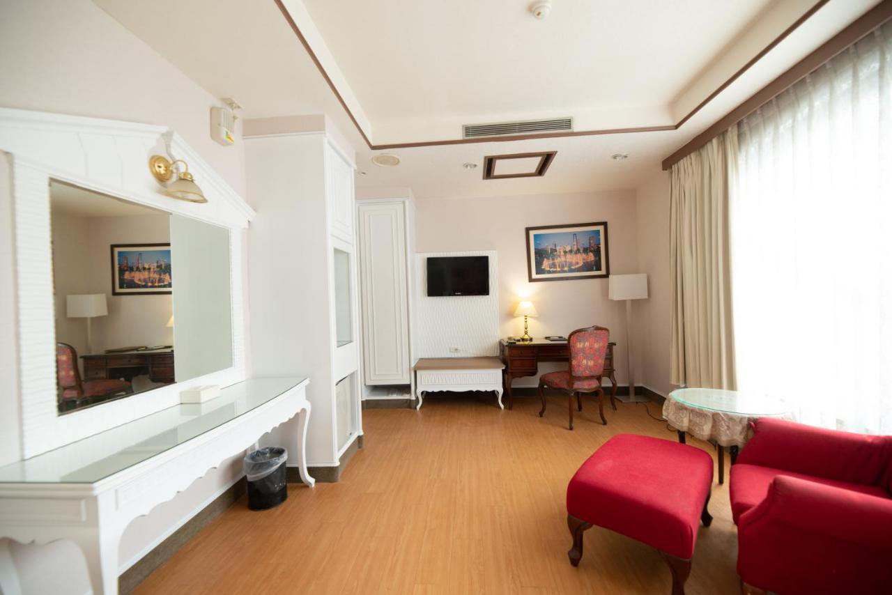 Wenpin Hotel - Pier 2 Kaohsiung Esterno foto