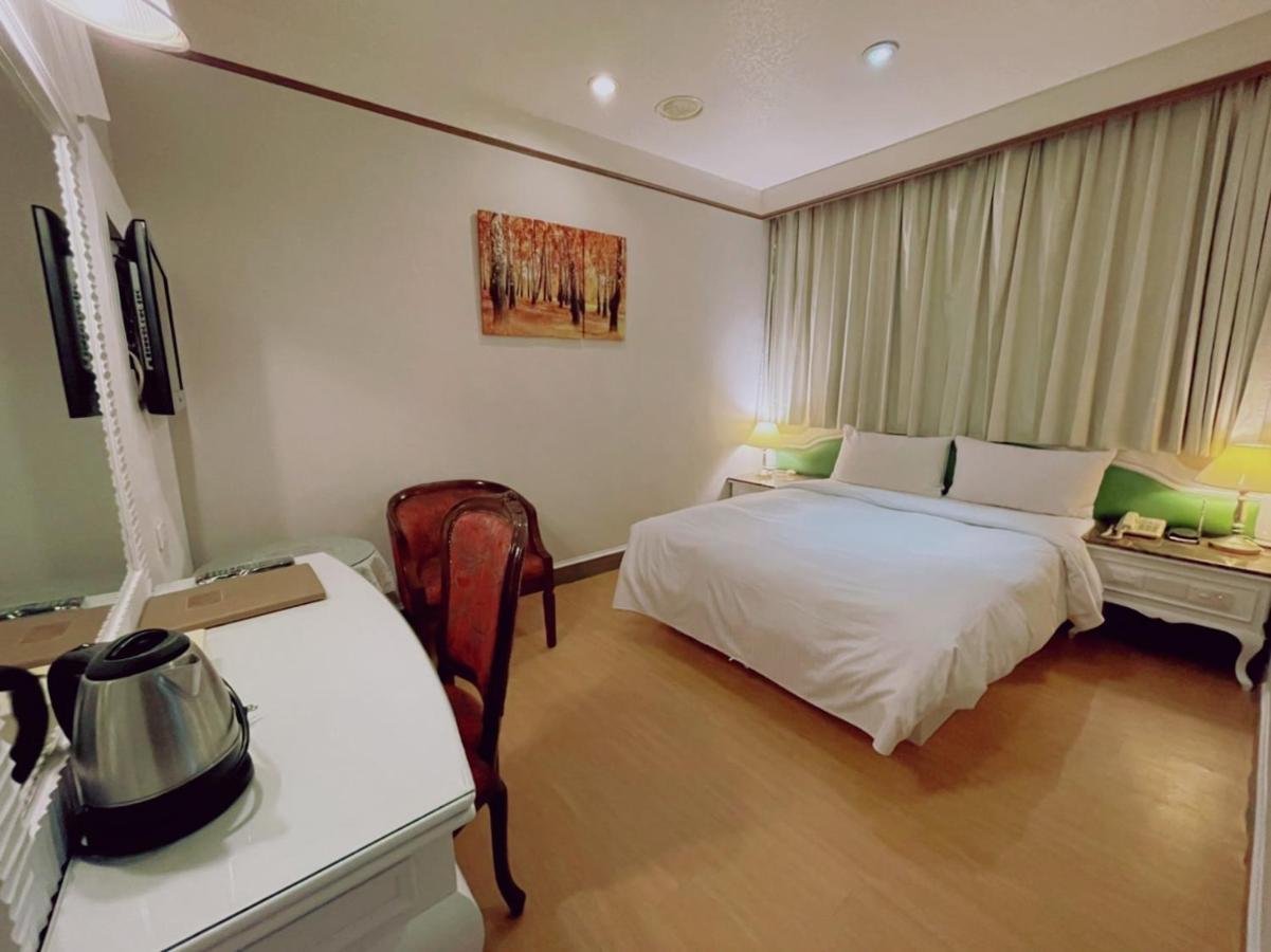 Wenpin Hotel - Pier 2 Kaohsiung Esterno foto